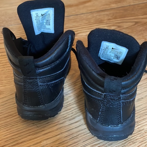 Nike boys high top boots - Picture 3 of 4